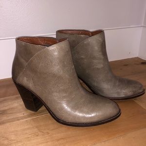 Lucky Brand LK-Eesa Brindle Taupe Leather Block Heeled Boots Booties Womens 10